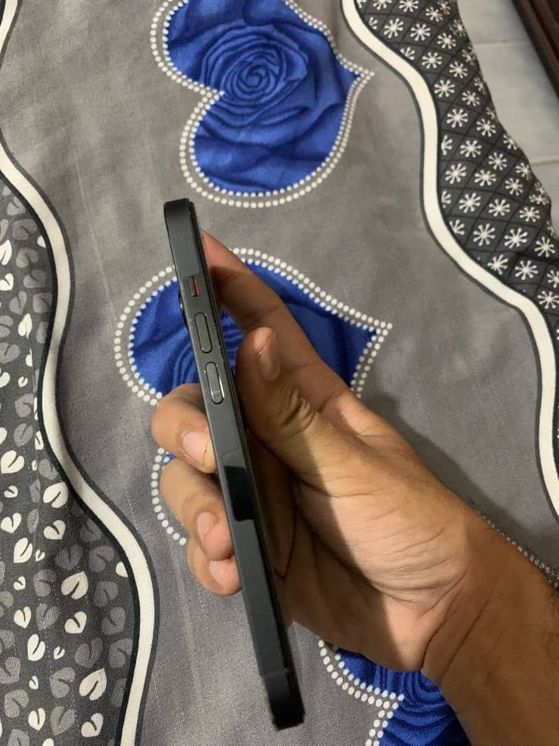 Apple iPhone 14 Pro 0