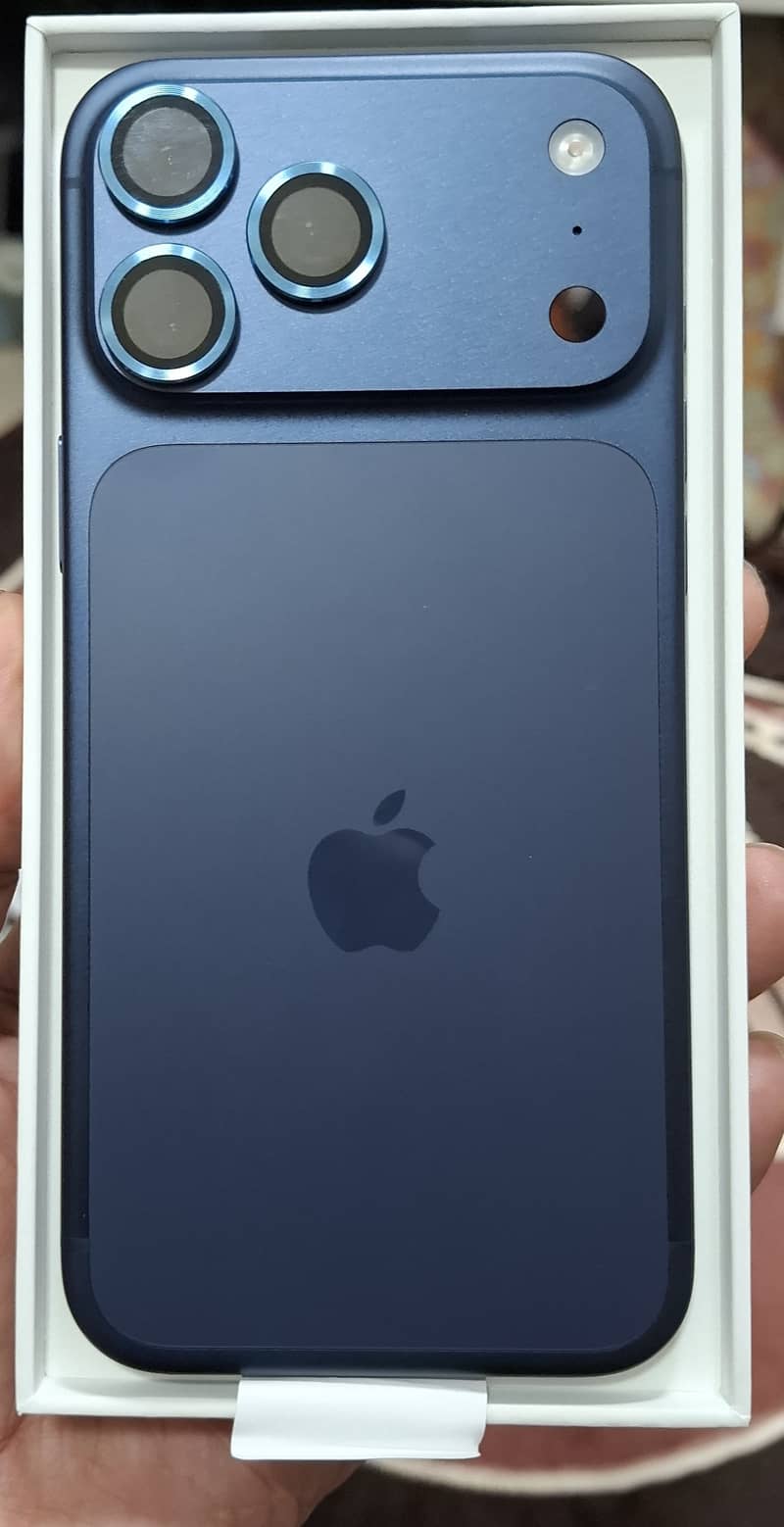 Apple iPhone 17 Pro Max 2