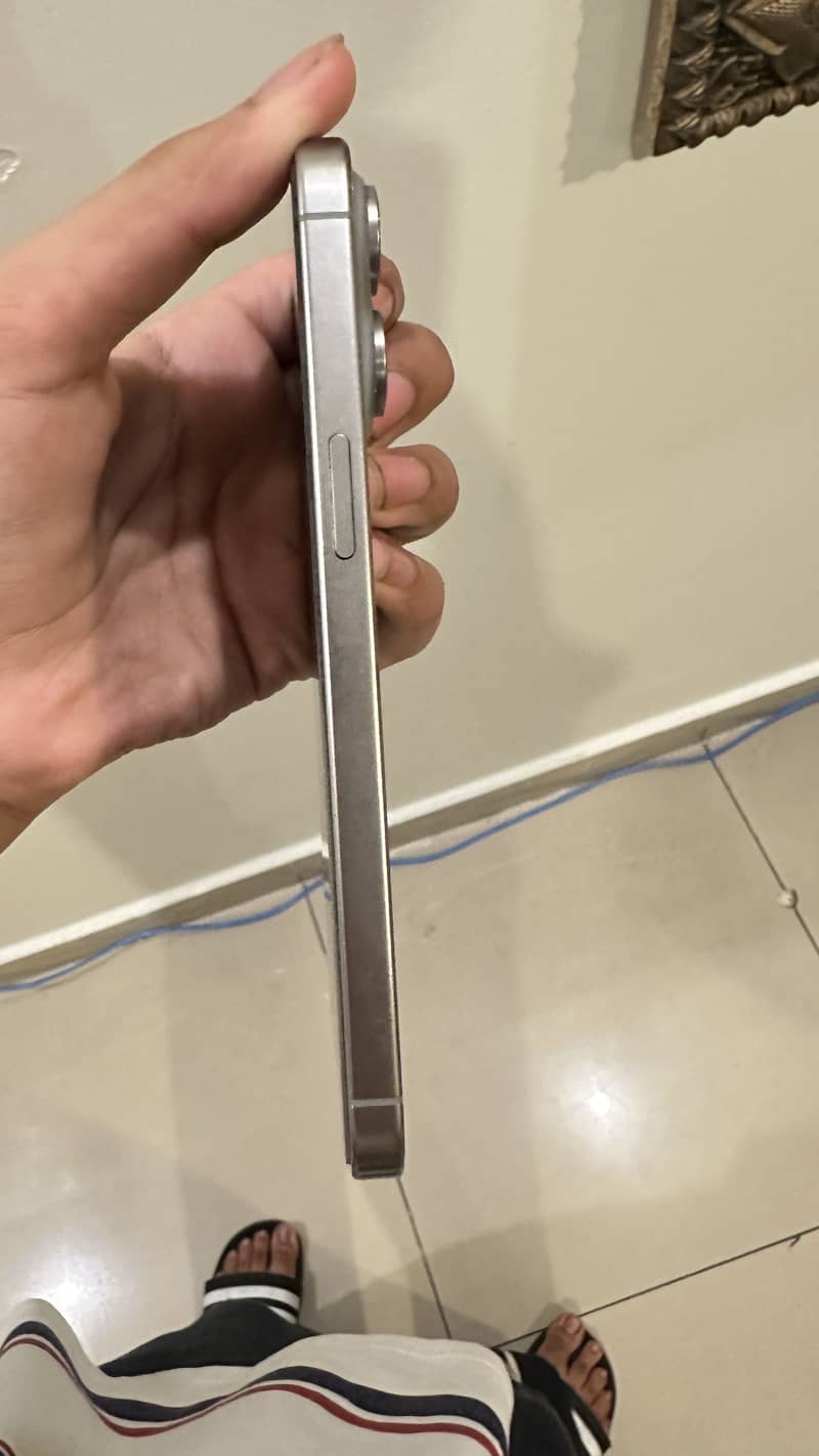 Apple iPhone 15 Pro Max 2