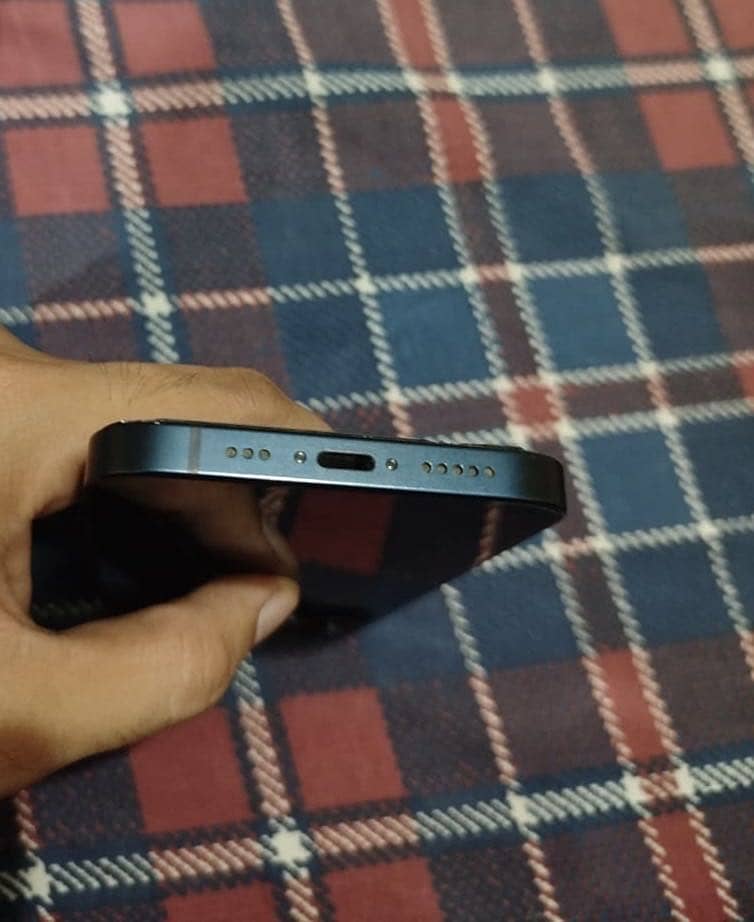Apple iPhone 13 3