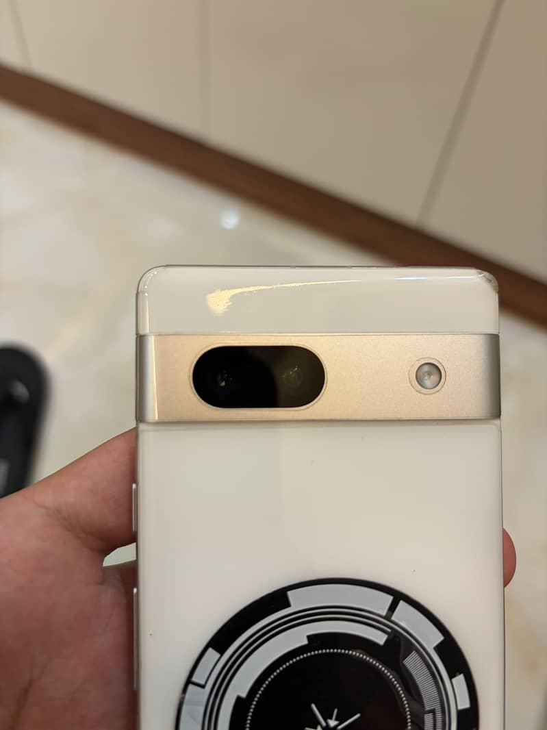 Google Pixel 7a 2
