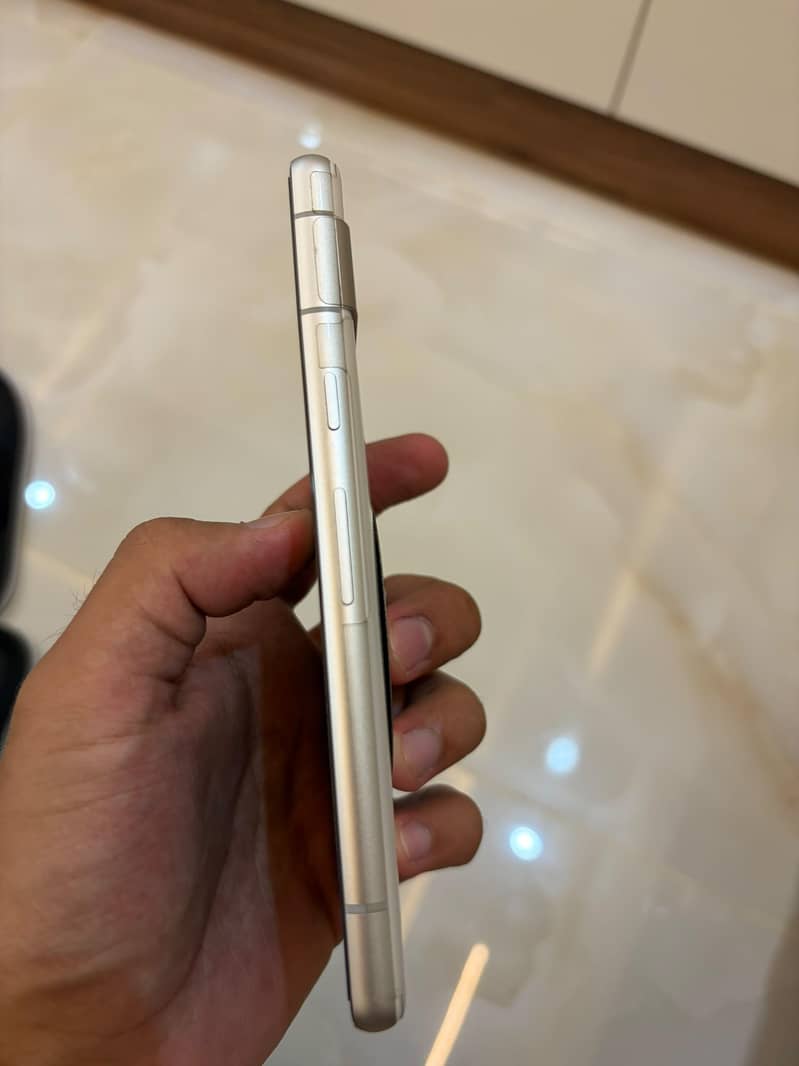 Google Pixel 7a 5