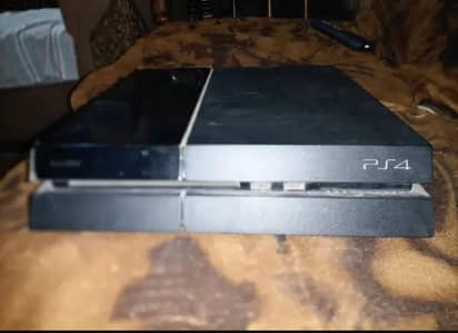 Ps4 500gb Jailbreak with 3 controllers