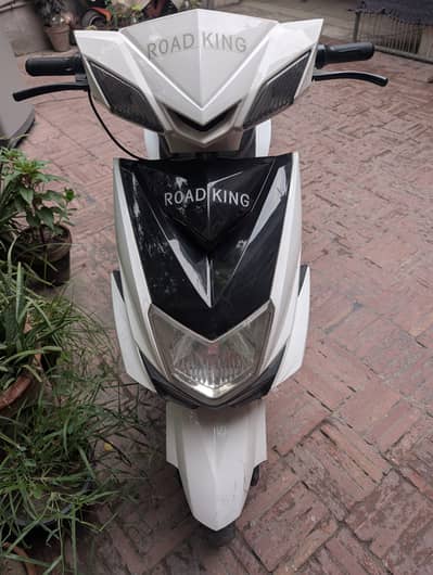 Electric scooty for sale