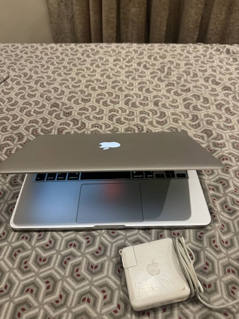 MacBook Pro 0