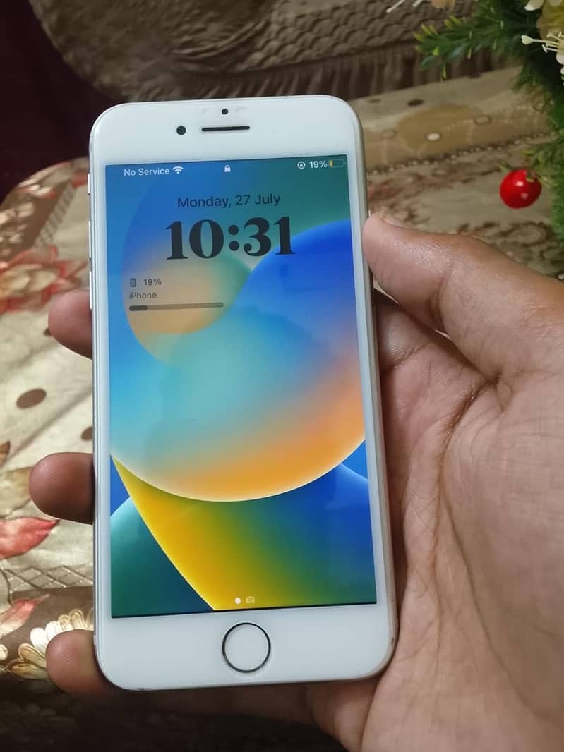 Apple iPhone 8 1