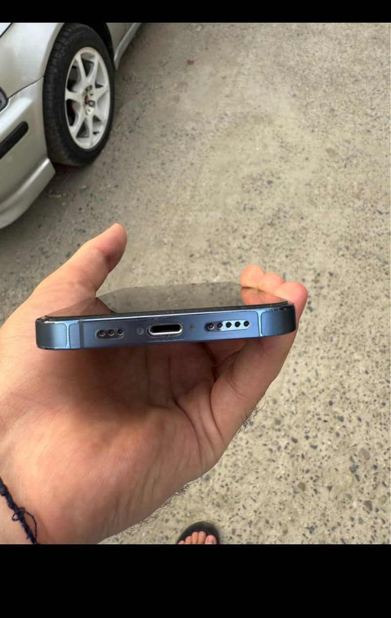 Apple iPhone 13 Pro 2
