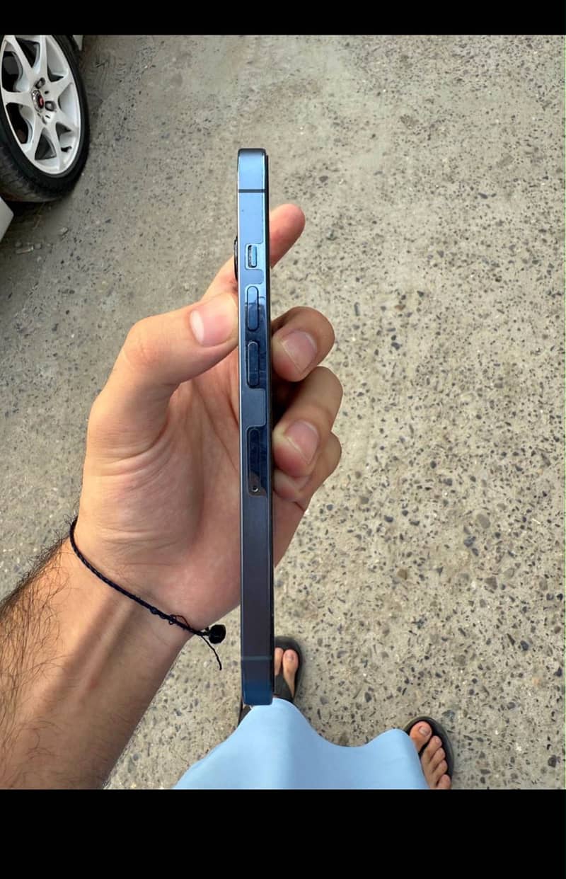 Apple iPhone 13 Pro 4