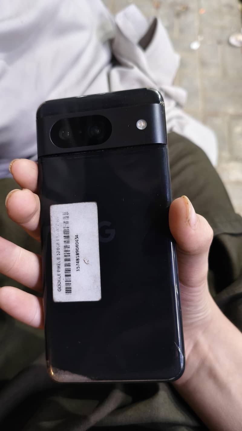 Google Pixel 8 4