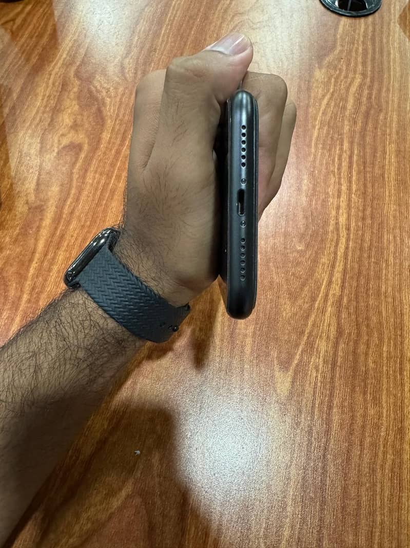 Apple iPhone 11 3