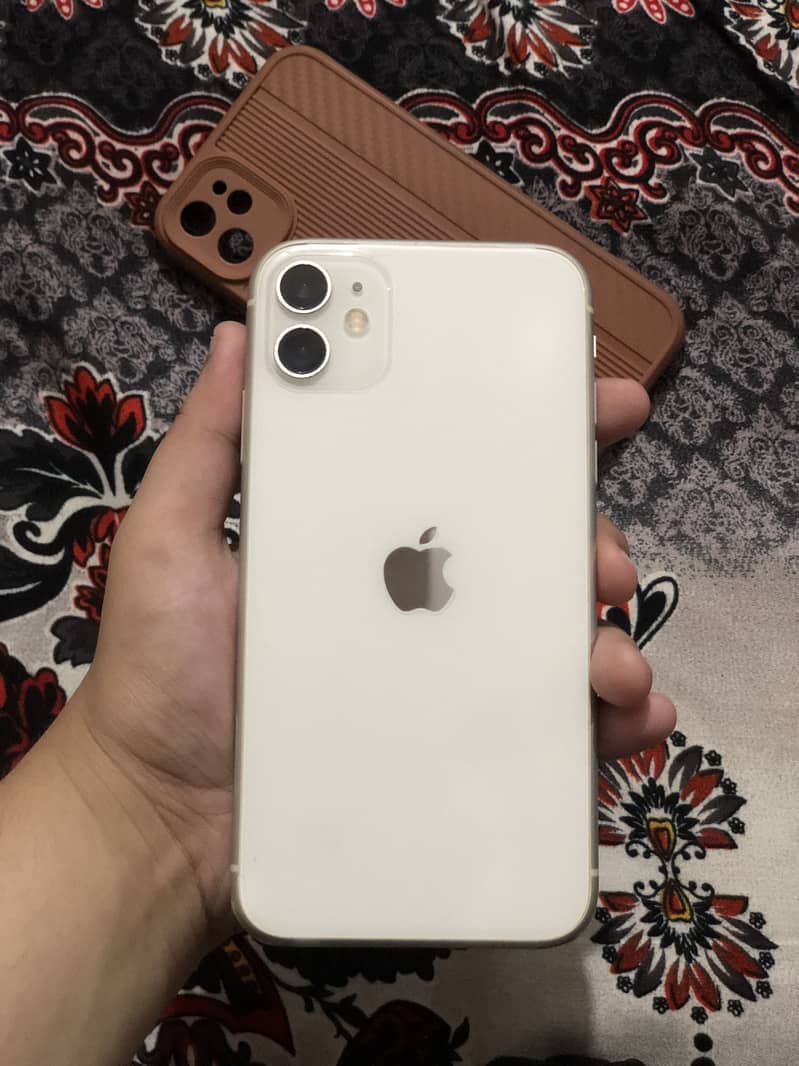 Apple iPhone 11 4