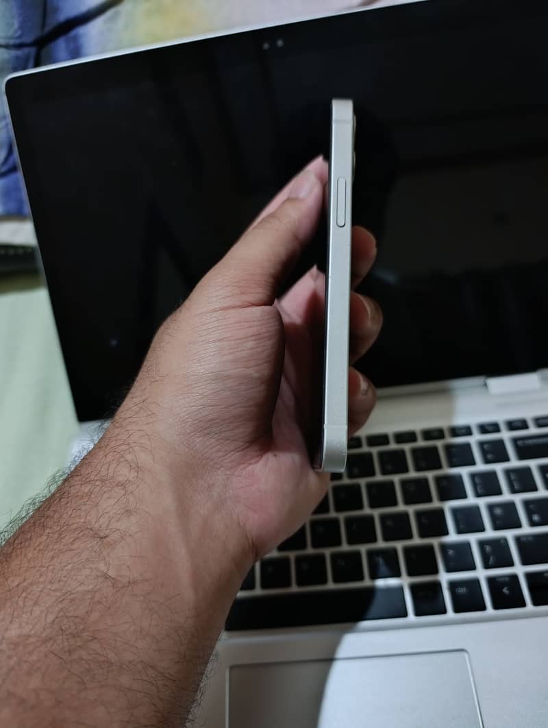 Apple iPhone 12 mini 3