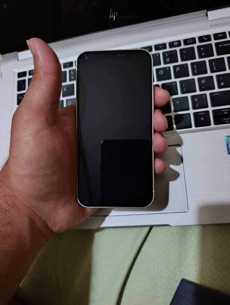 Apple iPhone 12 mini 6