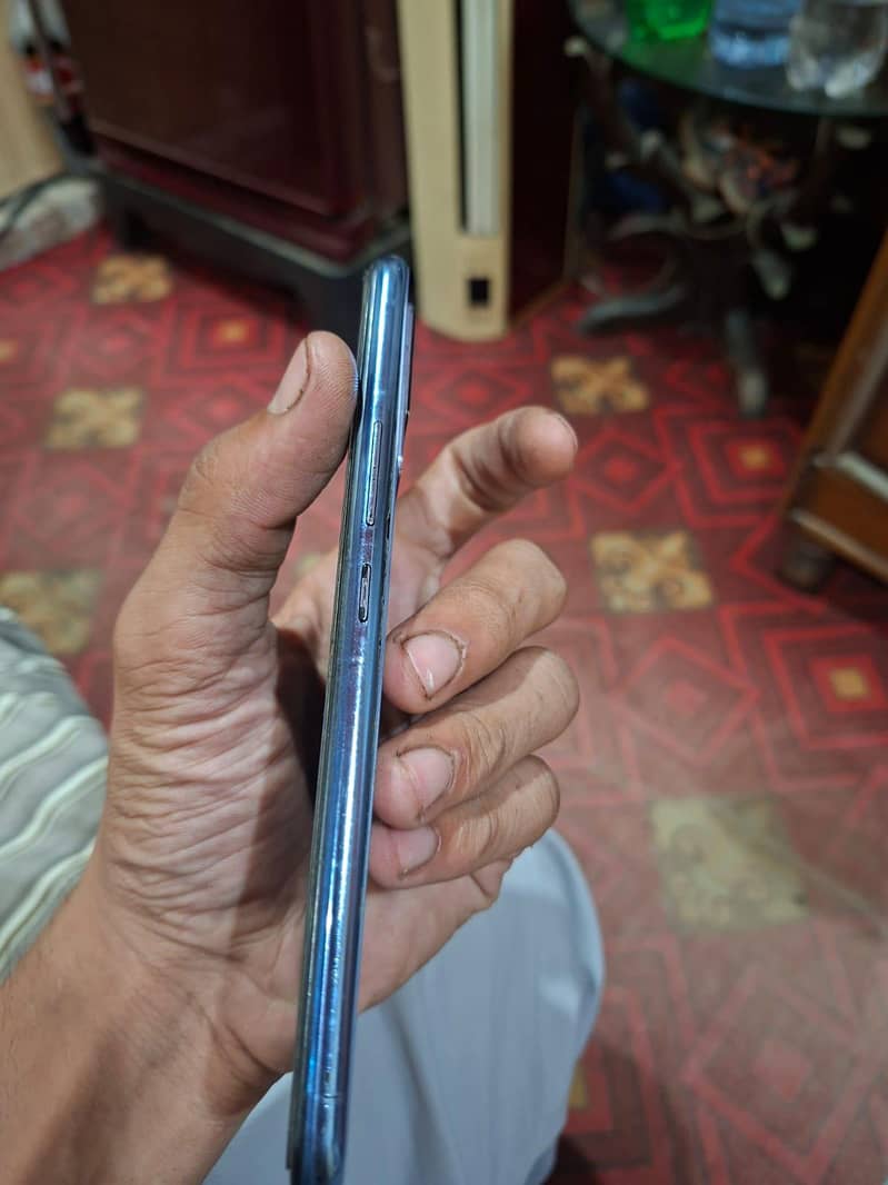 Vivo V21e 4