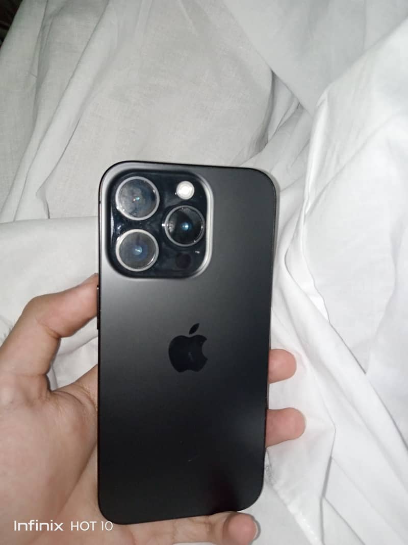 Apple iPhone 15 Pro 0