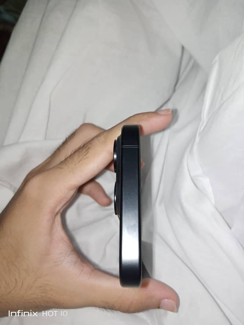 Apple iPhone 15 Pro 3