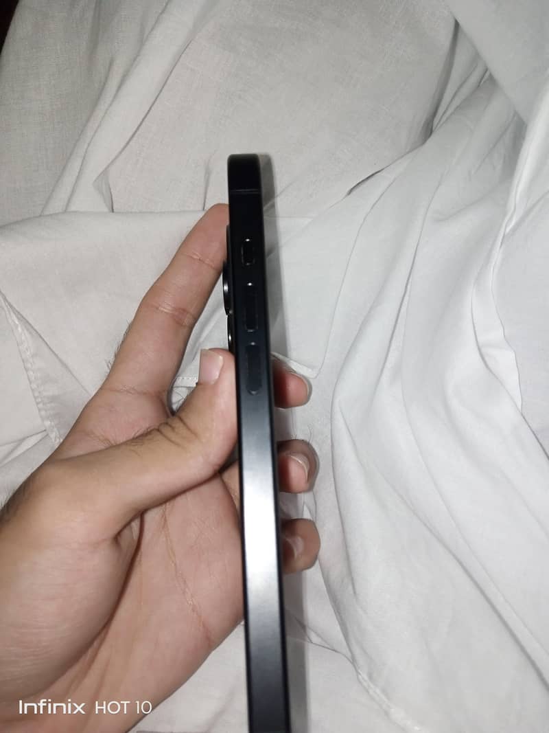 Apple iPhone 15 Pro 6