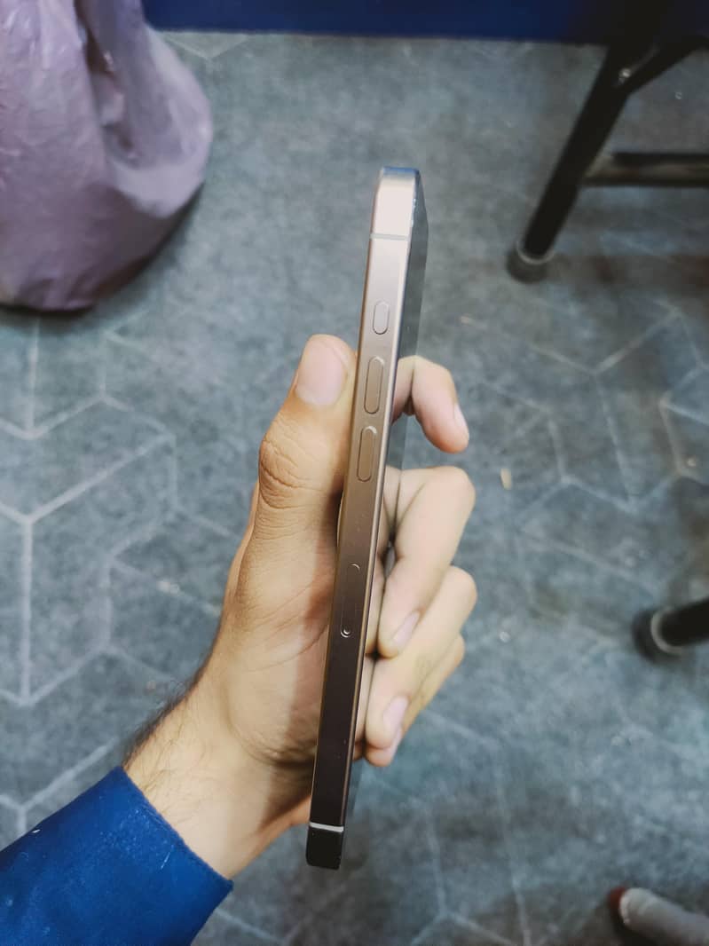iphone 15 pro max 3