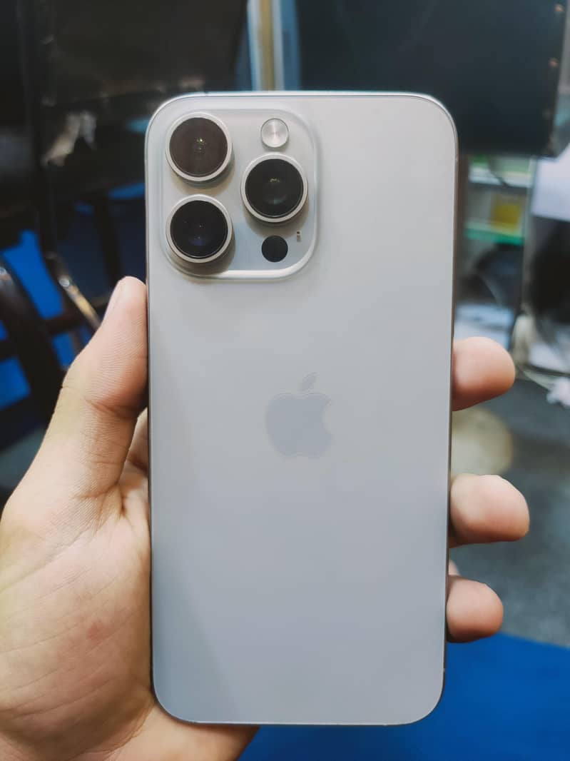 iphone 15 pro max 4