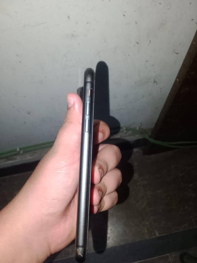 Apple iPhone 11 5