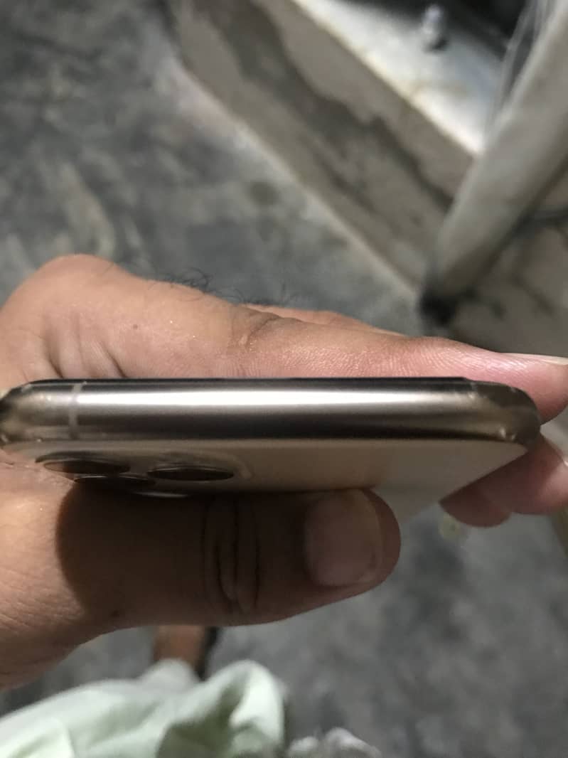 Apple iPhone 11 Pro 5