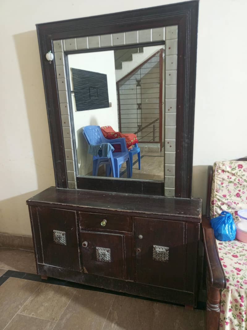 dressing table 0