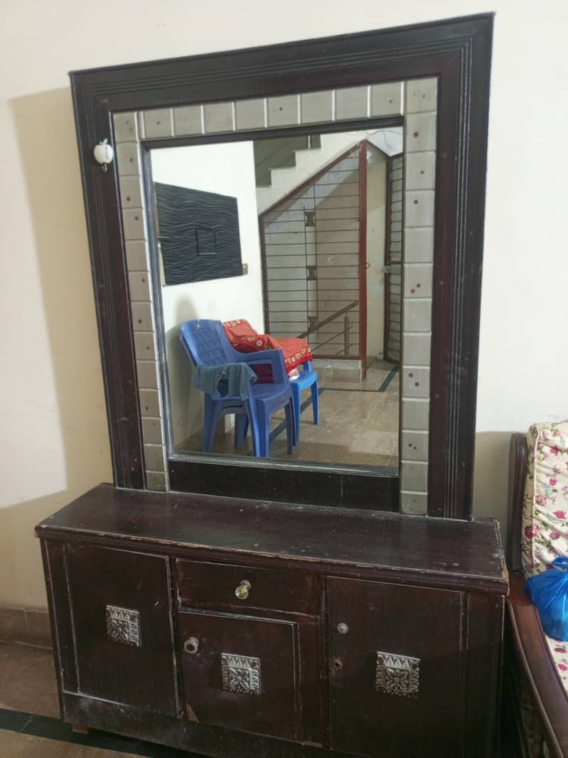 dressing table 1