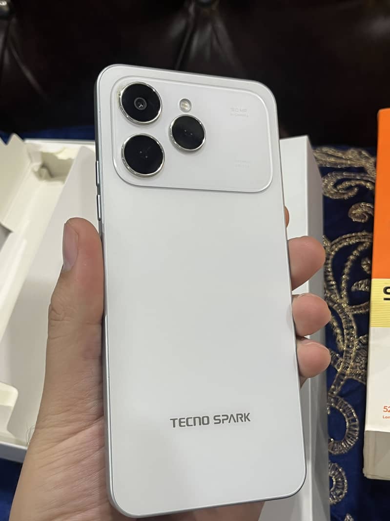 Tecno Spark 40 3
