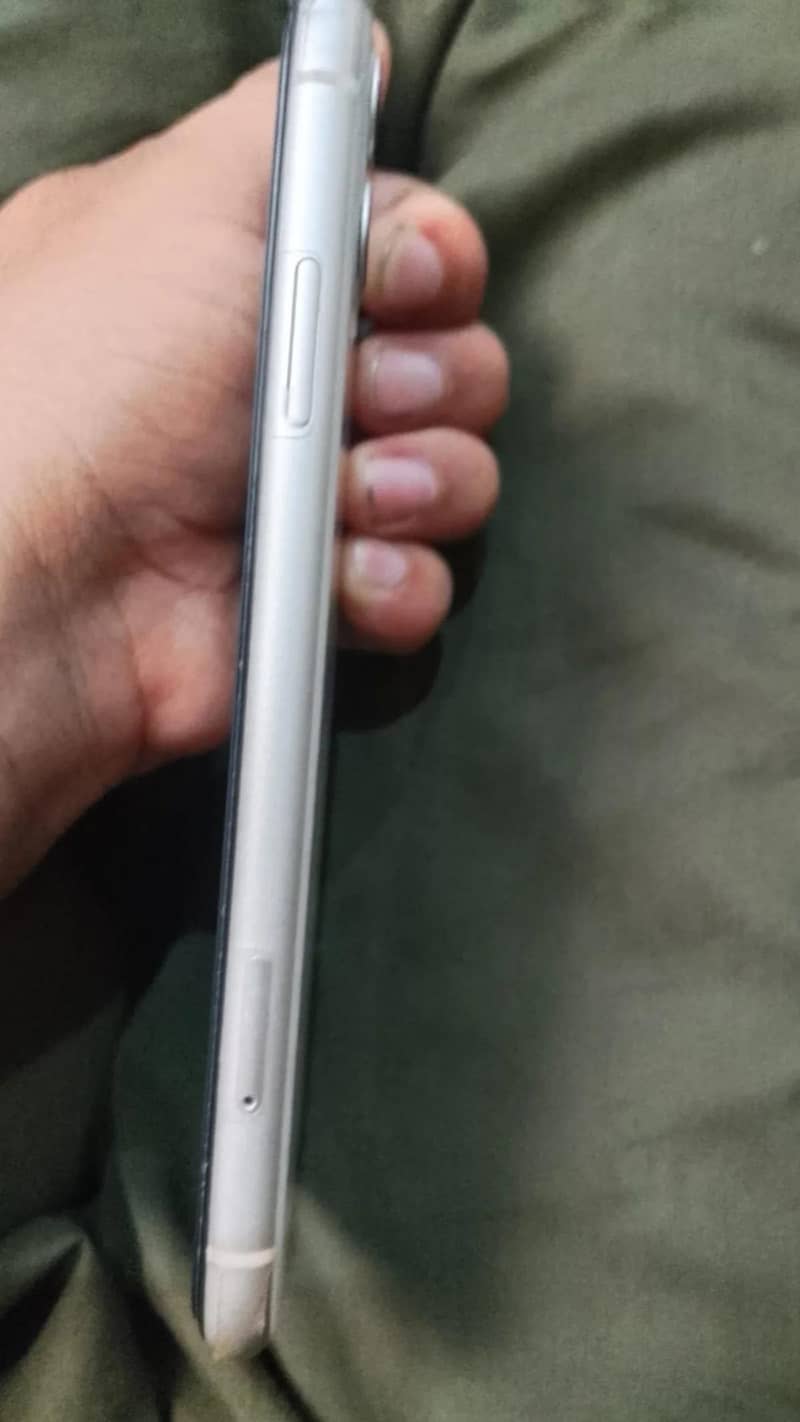 iphone 11 jv 1
