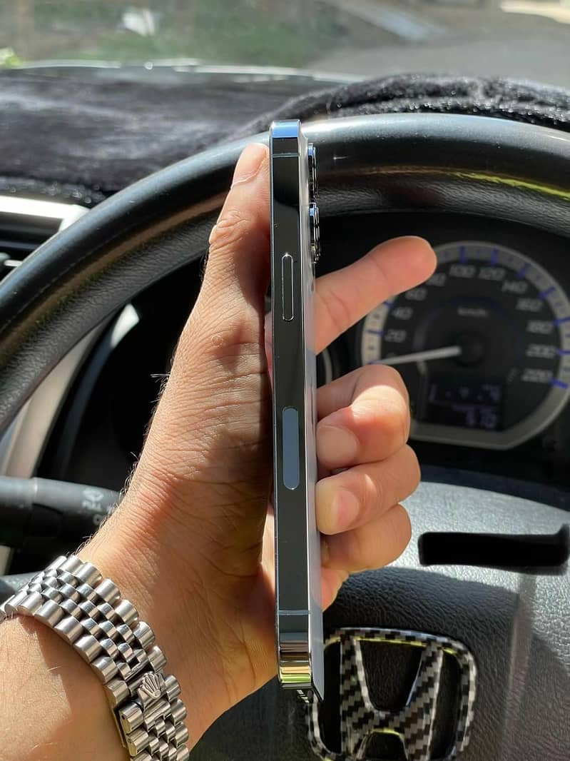 Apple iPhone 13 Pro 4