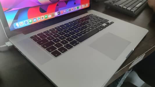 Macbook Pro Retina 15 inch Mid 2015
