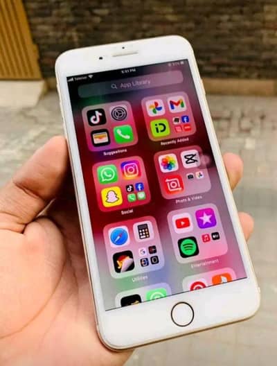 Apple I phone 7 plus 128 ram only bettery change
