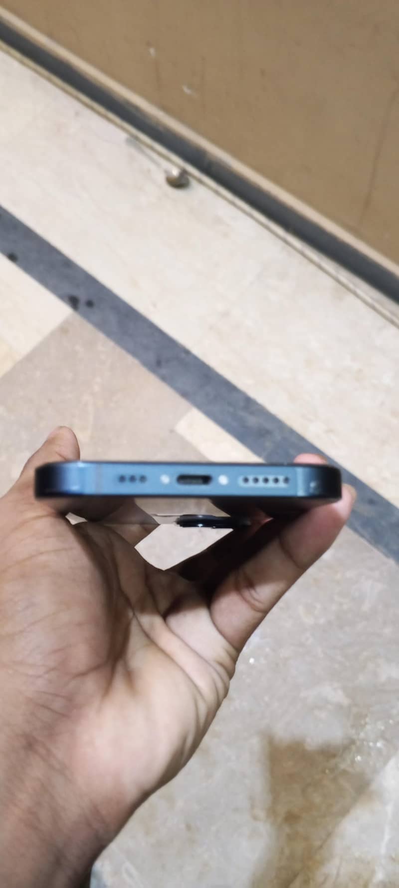 Apple iPhone 13 5