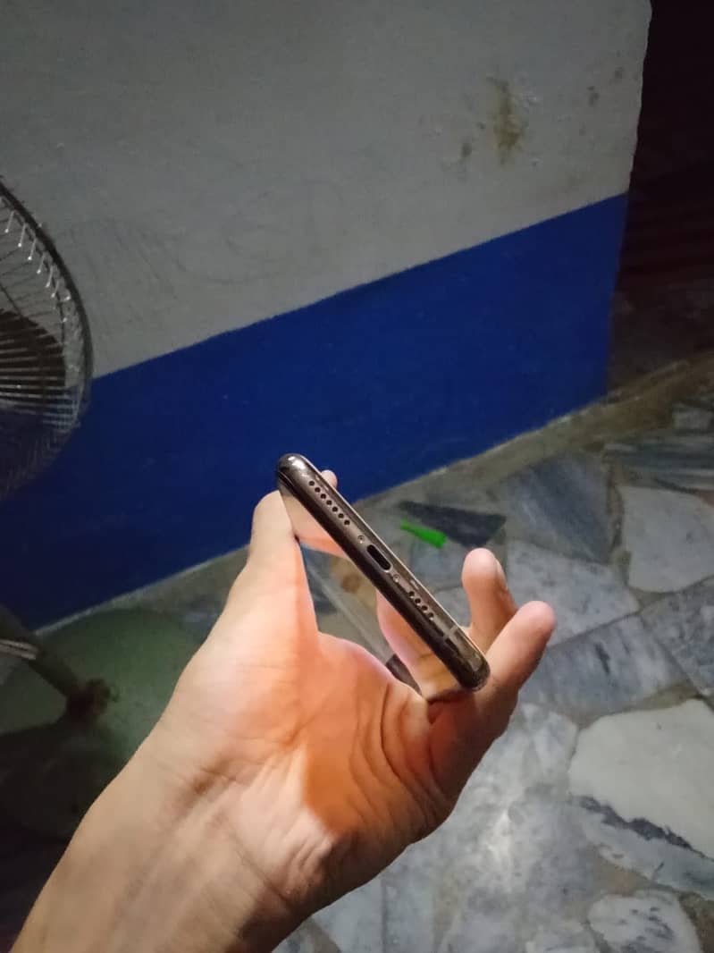 Apple iPhone 11 Pro Max 5