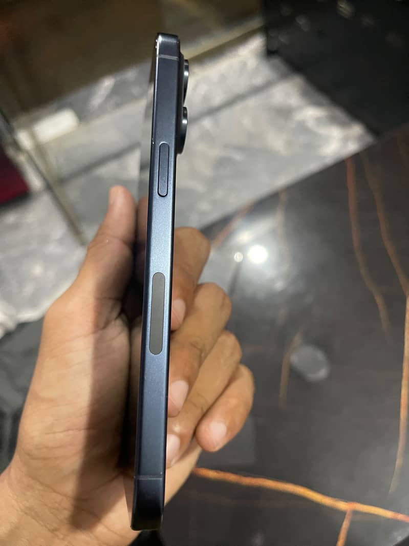 Apple iPhone 15 Pro Max 1