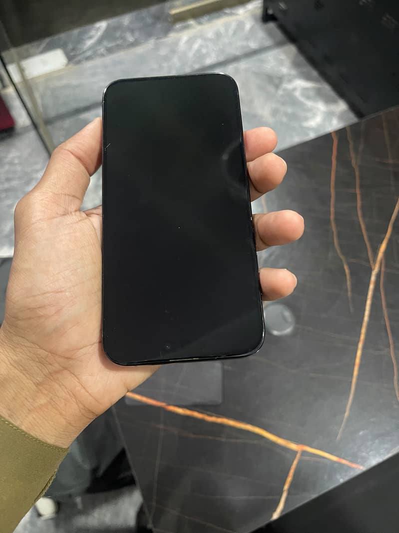 Apple iPhone 15 Pro Max 3