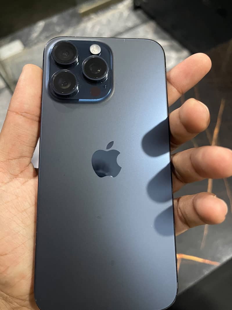 Apple iPhone 15 Pro Max 5