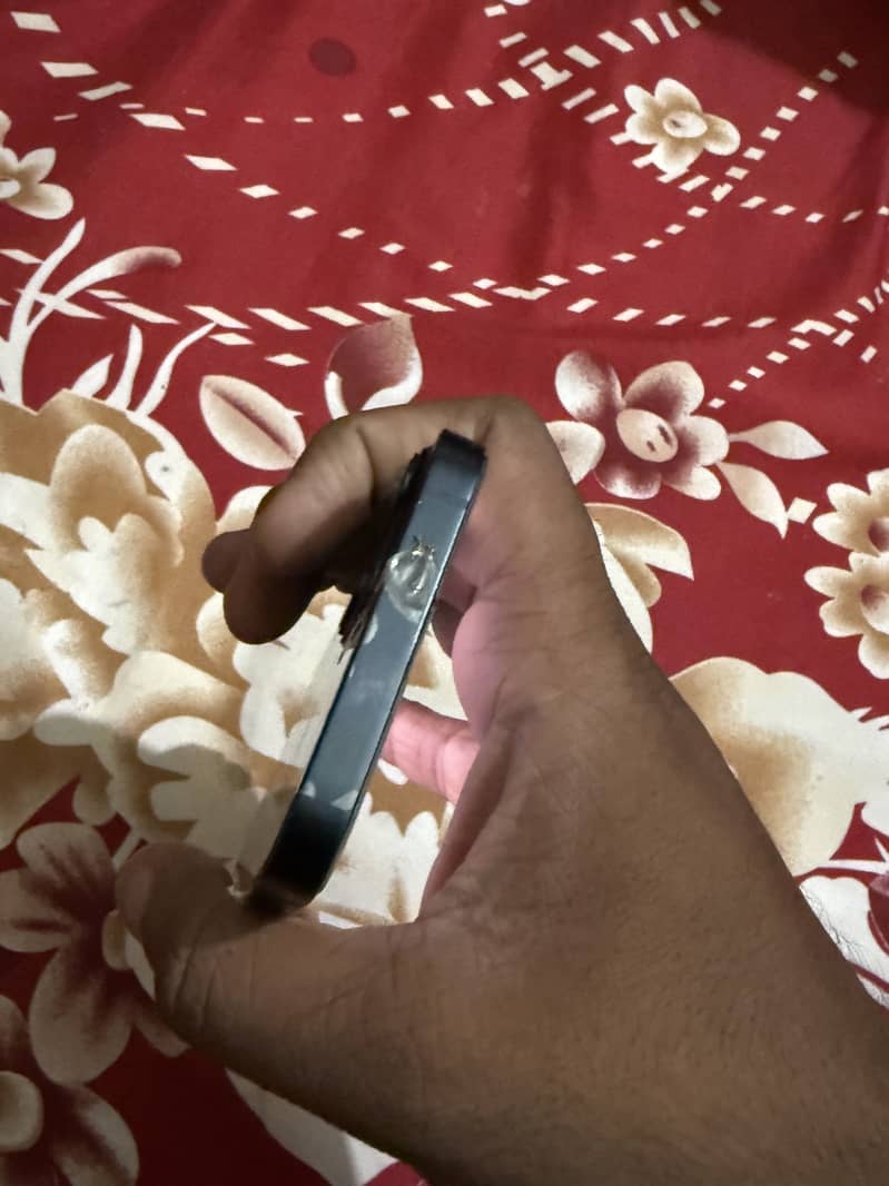 Apple iPhone 13 3
