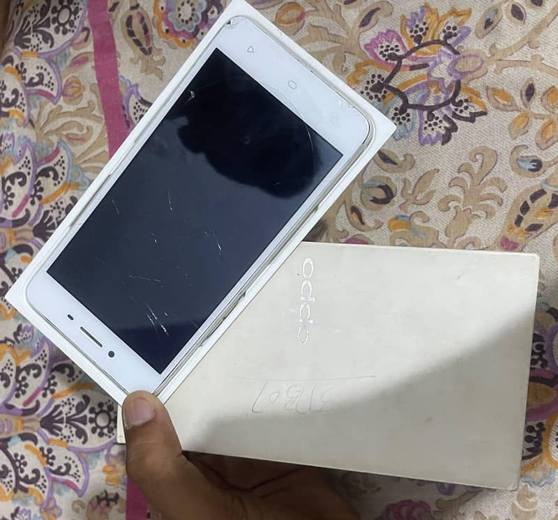 OPPO A37 2
