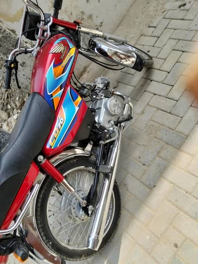 Honda CD 70 cc 25/26 Model bohat km use urgent for sale