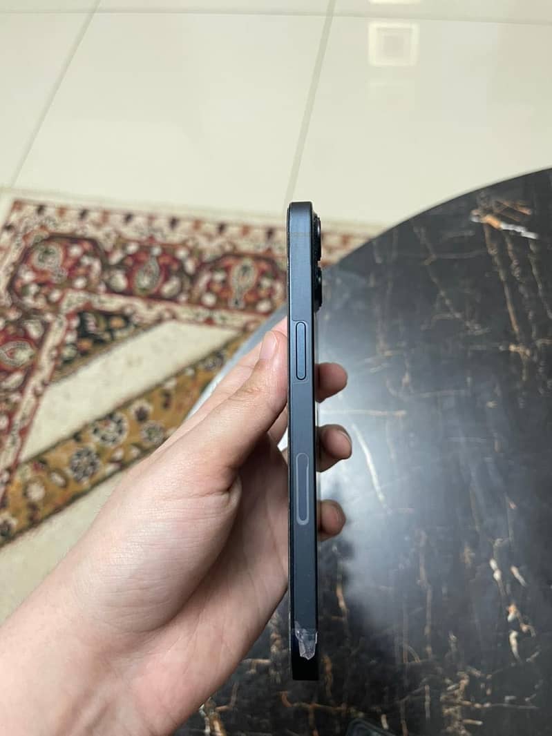Apple iPhone 13 3