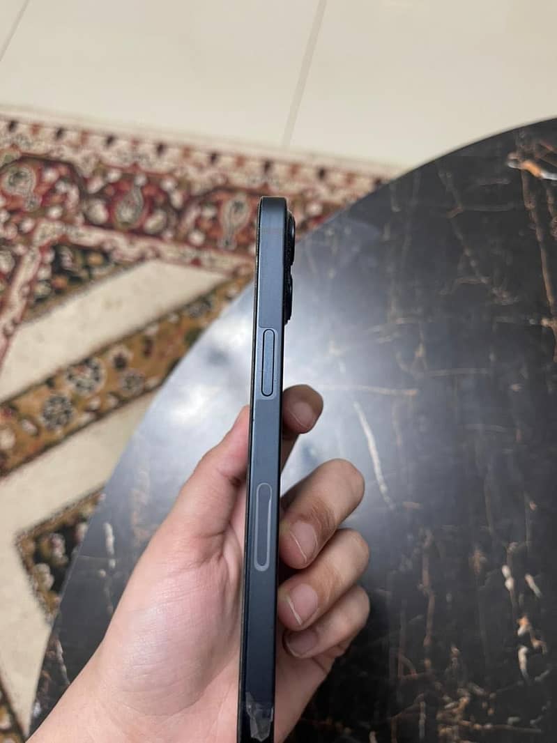 Apple iPhone 13 5