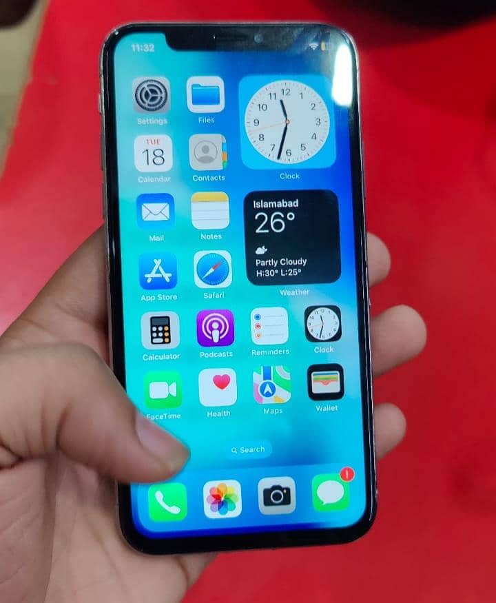 Apple iPhone X 4