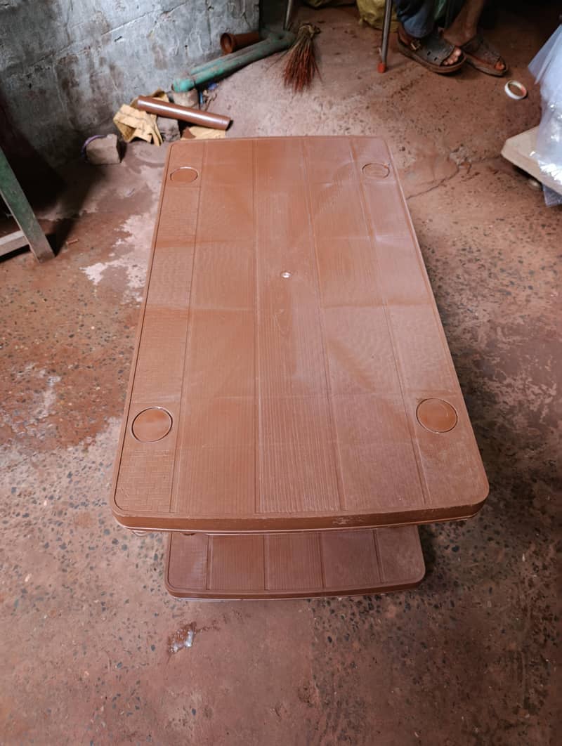 plastic table 4