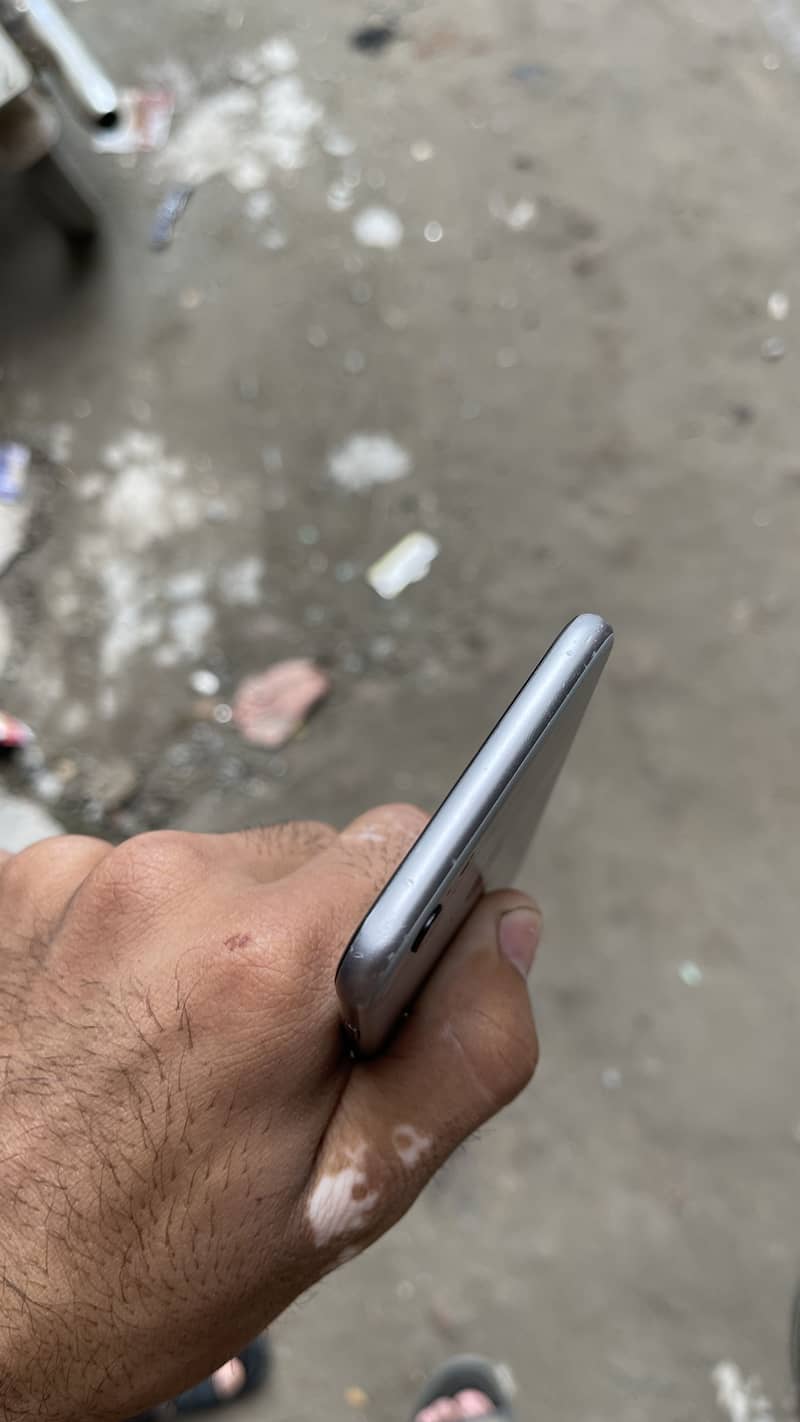 iPhone 2