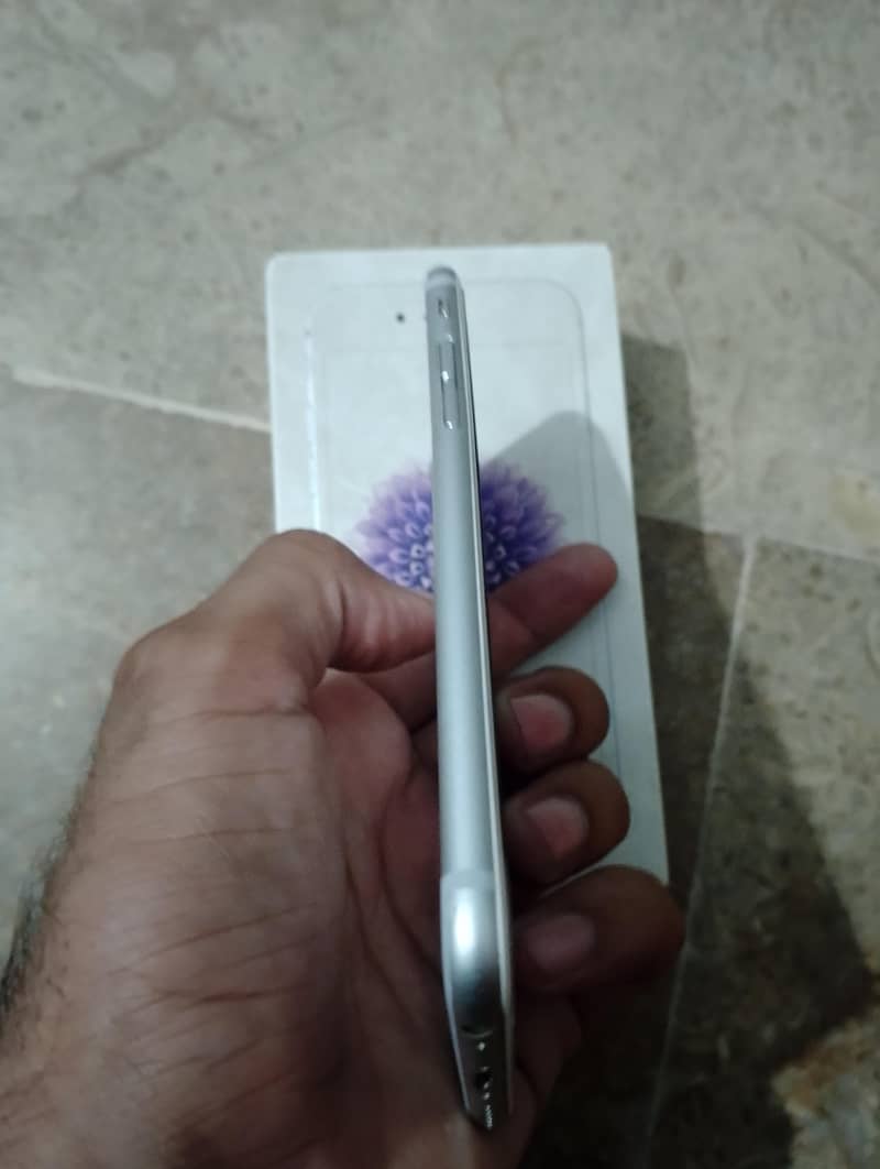 Apple iPhone 6 4