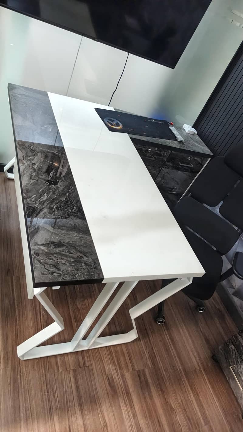 Executive Office Table 1