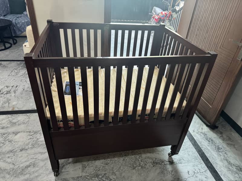 Baby cot 3