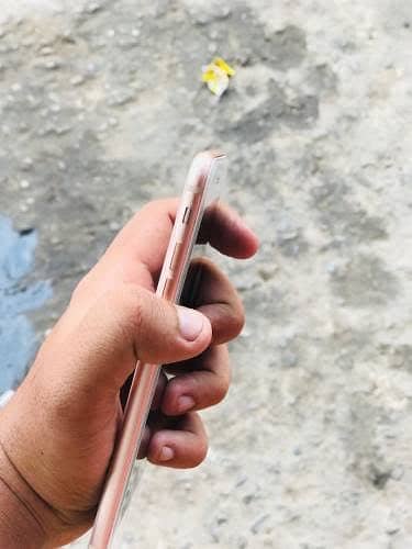 Apple iPhone 8 1