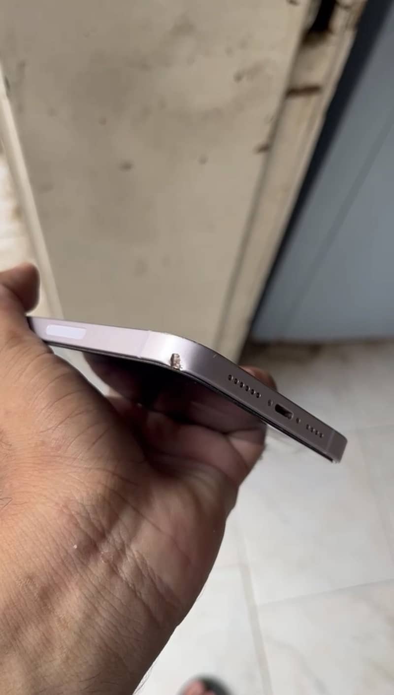 Apple iPhone 14 plus 3